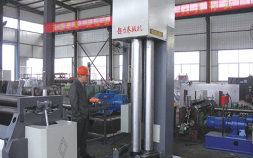 南通超力成功研发立式卷板机