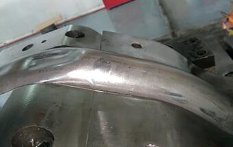 异形变截面空心弯管的内高压成形工艺研究