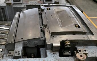 汽车覆盖件模具封窗状态与非封窗状态切换问题研究