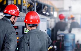 封控中的人和车