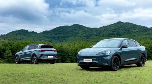 多项配置升级，极狐森林版引领场景化造车新风尚