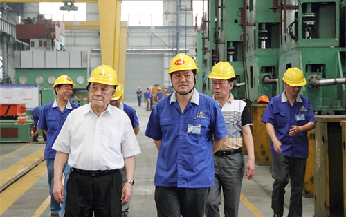 原机械工业部部长何光远莅临合锻视察工作